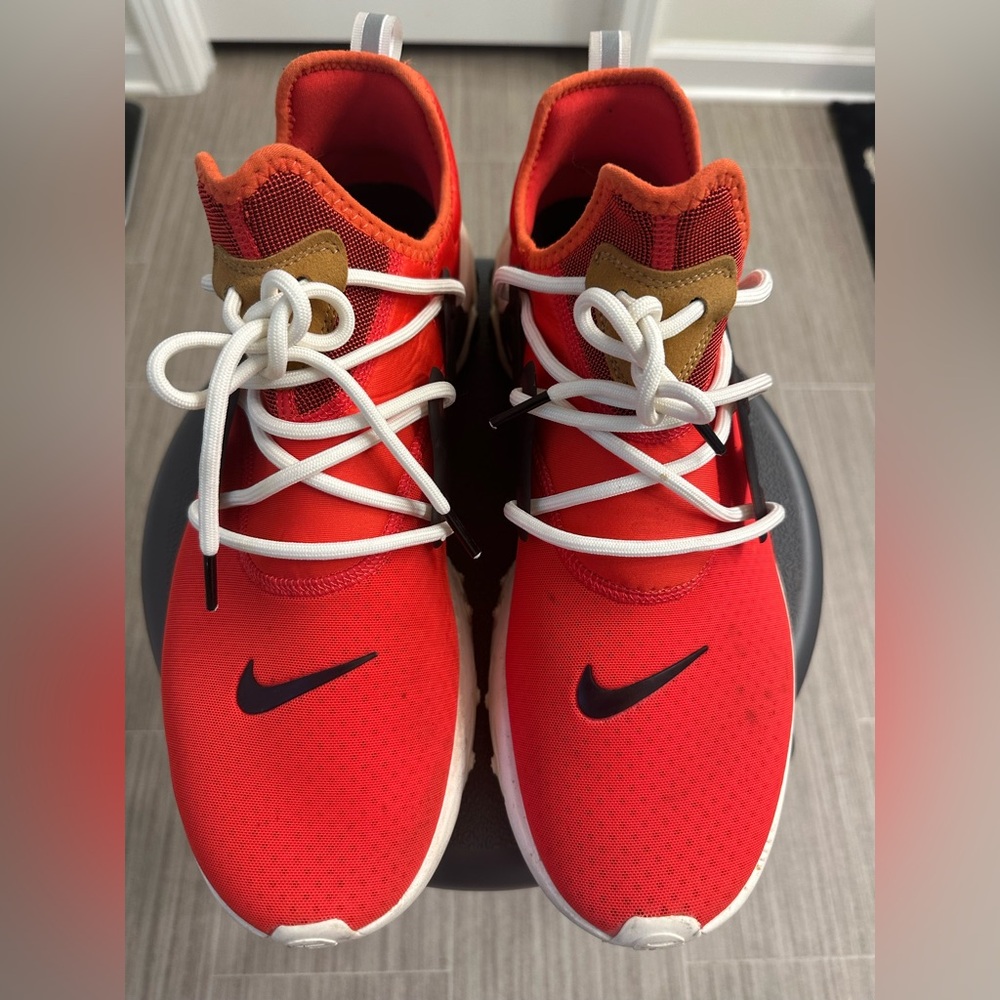 Nike Men’s Red and Black Sneakers